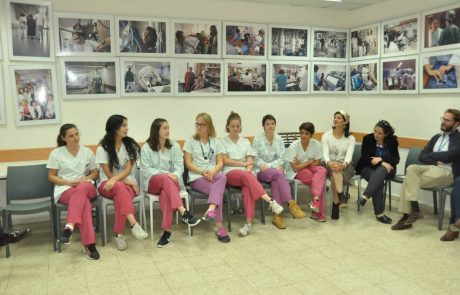 מתנדבים מאירופה עושים שנת שירות בביה"ח כרמל בחיפה