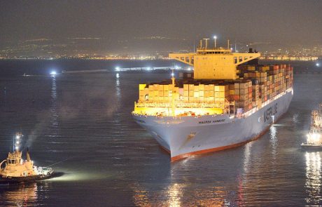 נמל חיפה: האוניה הגדולה ביותר שהגיעה לישראל