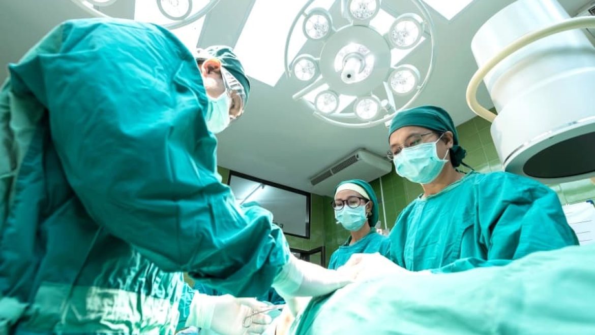 45% מהישראלים בני 55 ומעלה מעוניינים לעשות ניתוח פלסטי בעפעפיים