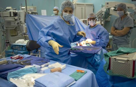 עלייה דרמטית בביקוש לניתוחים פלסטיים והזרקות בקרב גברים