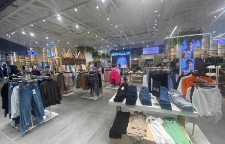 רשת אופנת רנואר פותחת חנות קונספט בקניון עופר לב חדרה