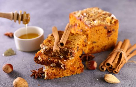 עוגת דבש – גרסת הבריאות:שקדים, שיבולת שועל, מקל וניל ורום