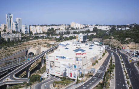 גרנד קניון חיפה: משפחת טרסוב מגיעה למפגש מעריצים