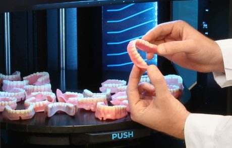 סטרטסיס משיקה את TrueDent-ייצור שיניים תותבות בהדפסת תלת-מימד צבעונית